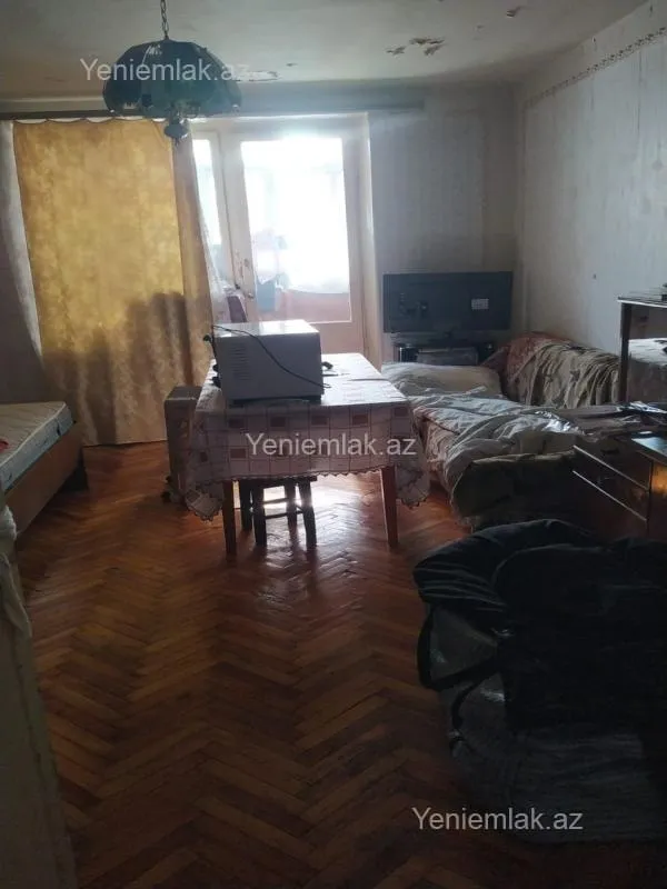 Satılır 3 otaqlı köhnə tikili 70 m²