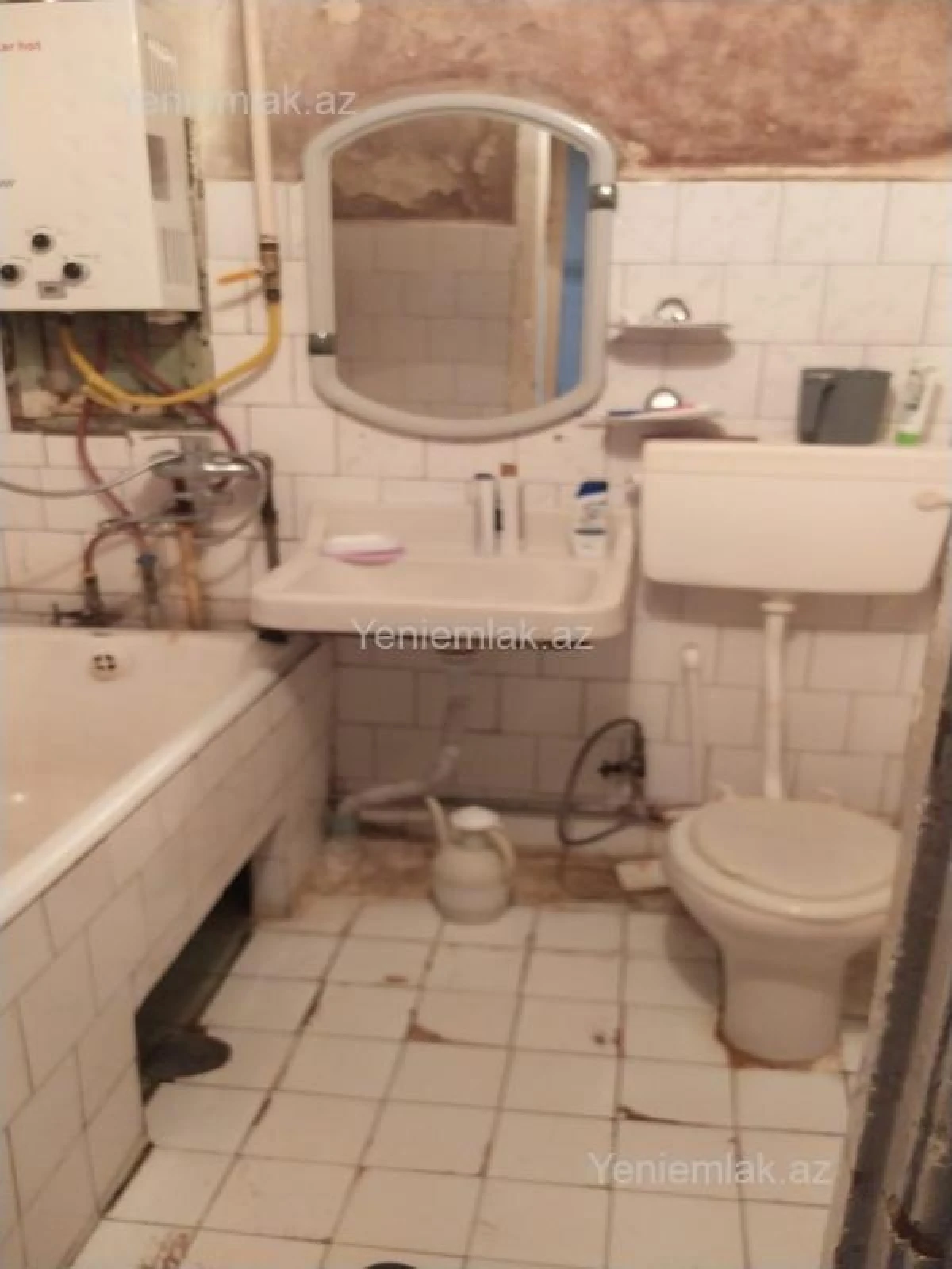 Satılır 3 otaqlı köhnə tikili 70 m²