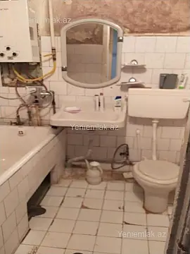 Satılır 3 otaqlı köhnə tikili 70 m²