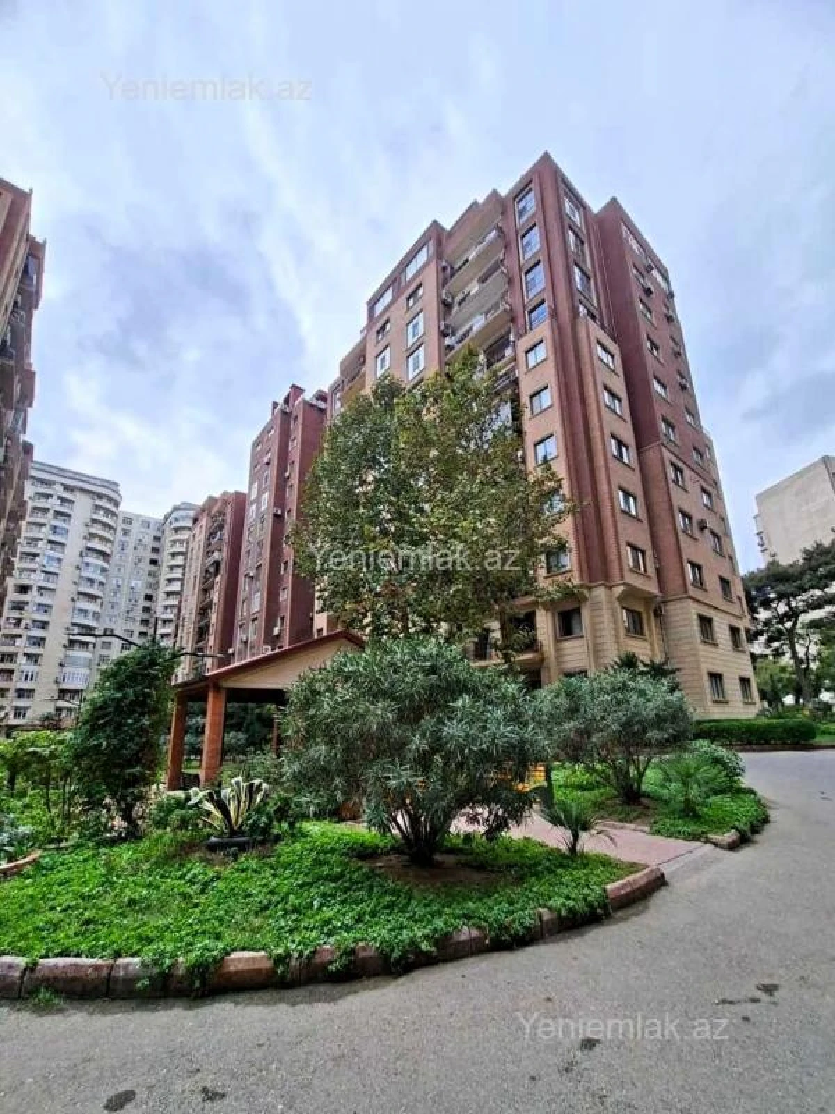 Satılır 4 otaqlı yeni tikili 183 m²