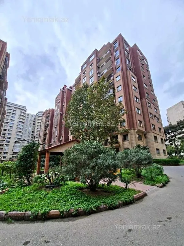 Satılır 4 otaqlı yeni tikili 183 m²