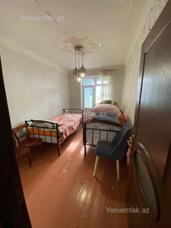 Satılır 4 otaqlı köhnə tikili 90 m²