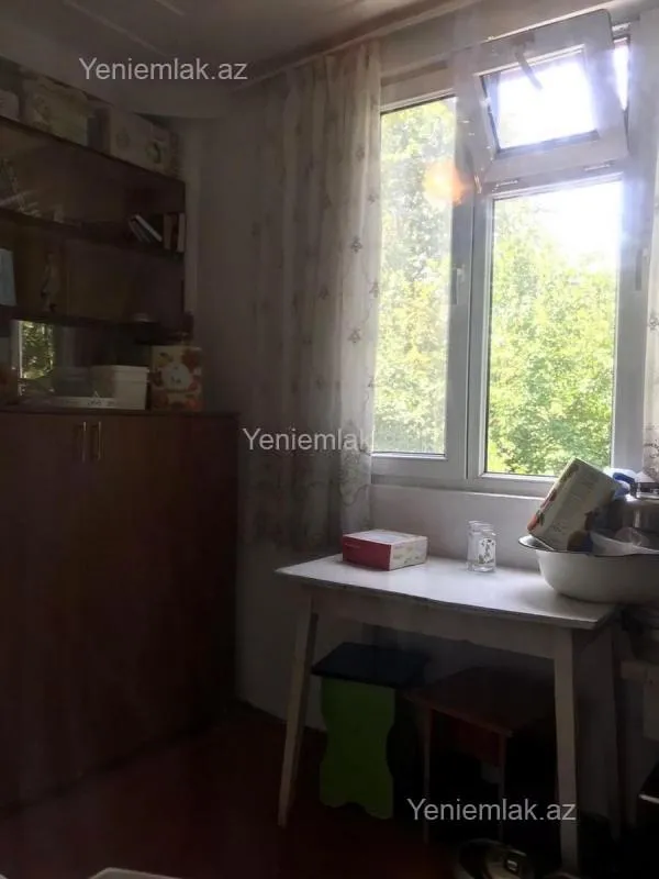 Satılır 3 otaqlı köhnə tikili 70 m²