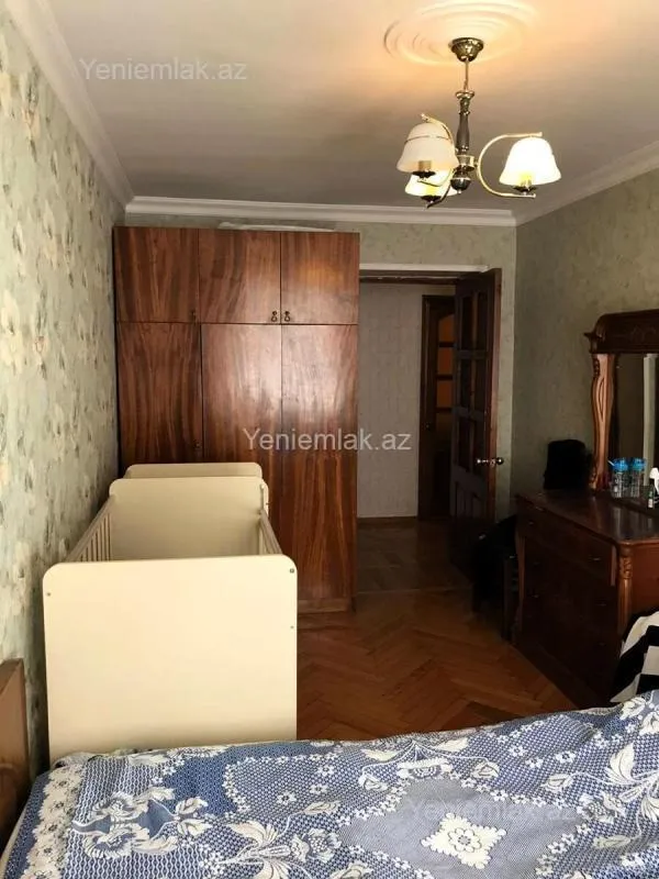 Satılır 3 otaqlı köhnə tikili 70 m²