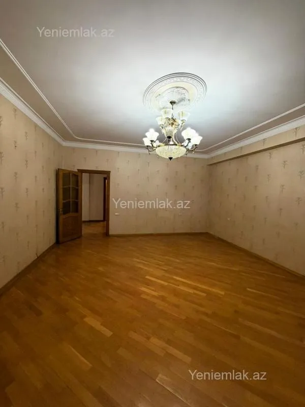 Satılır 4 otaqlı yeni tikili 175 m²