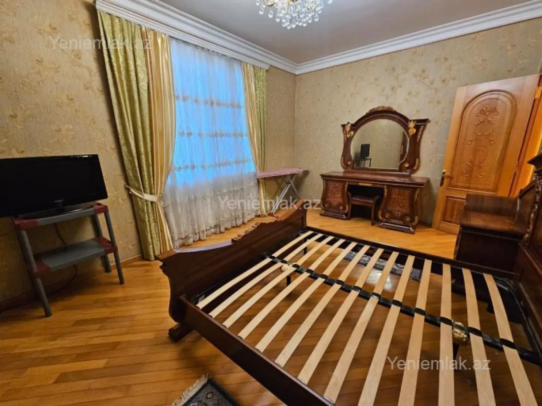 Satılır 3 otaqlı yeni tikili 135 m²