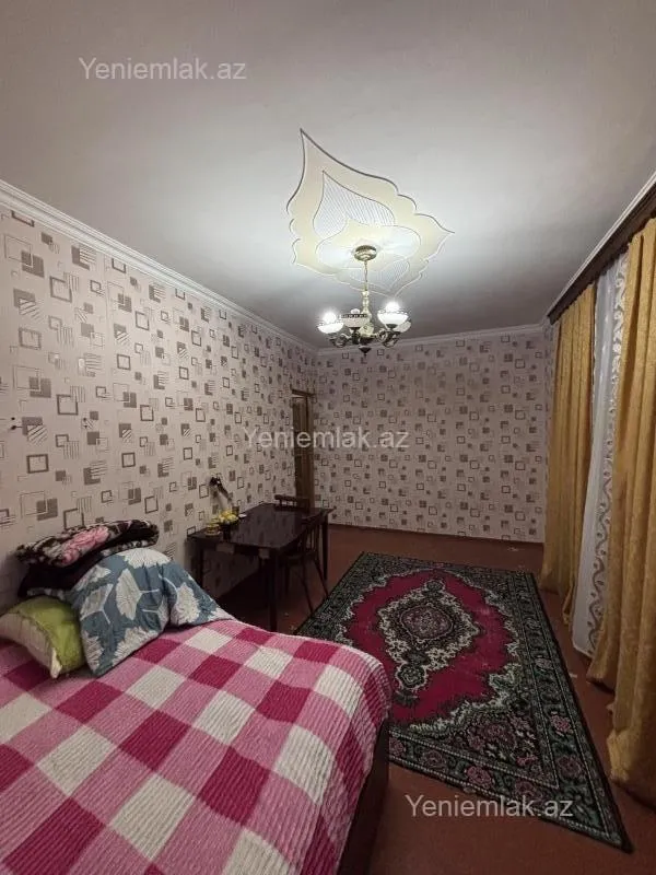 Satılır 1 otaqlı köhnə tikili 43 m²