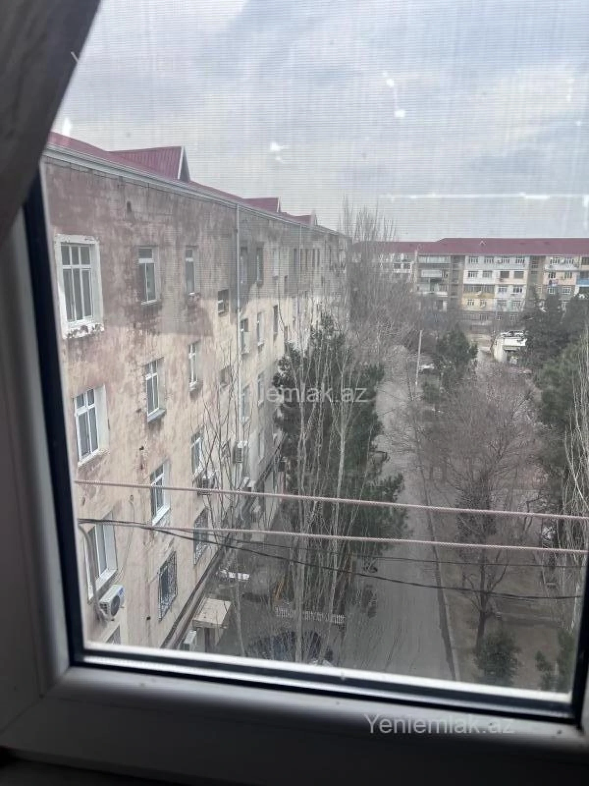 Satılır 1 otaqlı köhnə tikili 43 m²