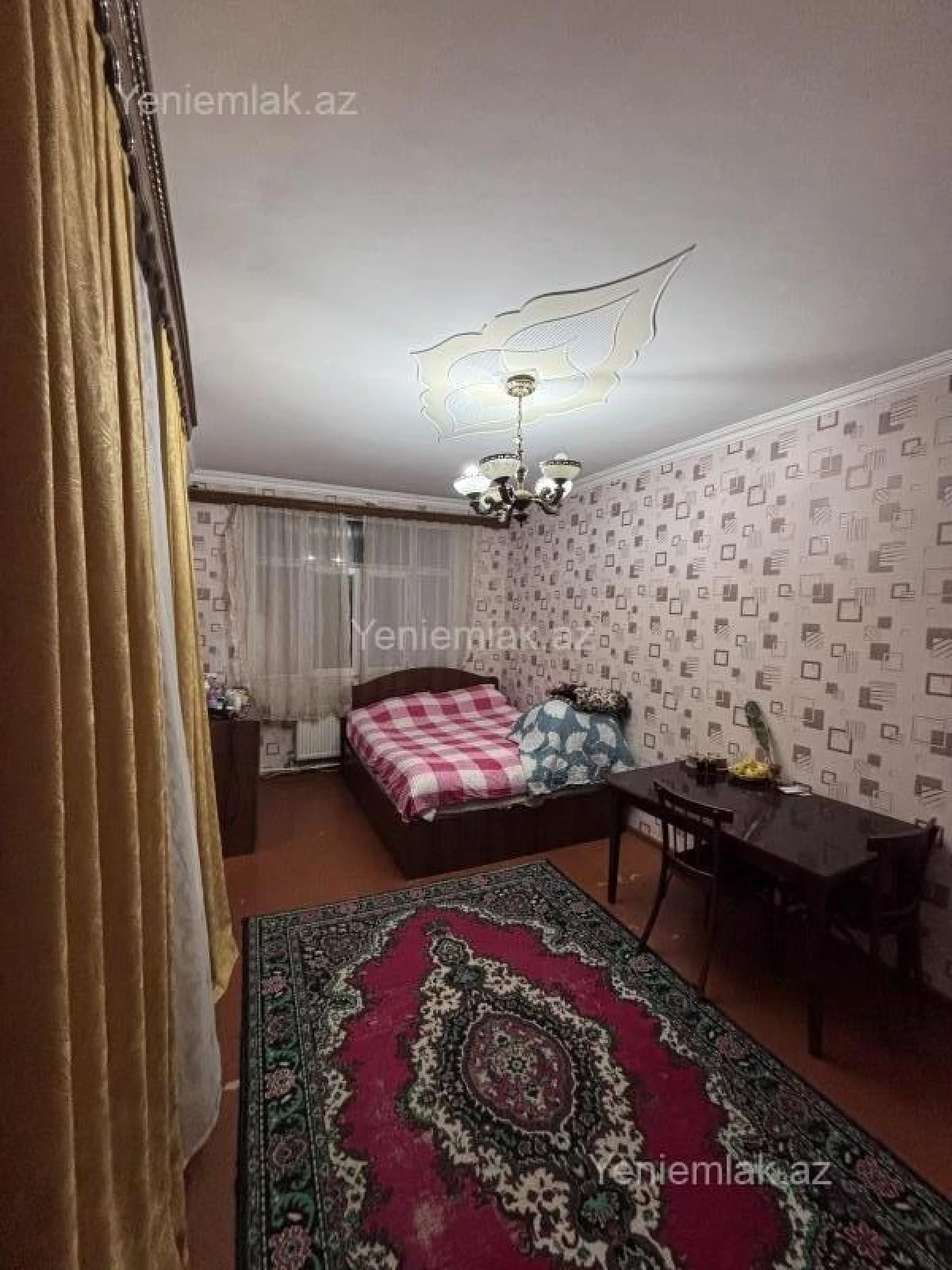 Satılır 1 otaqlı köhnə tikili 43 m²