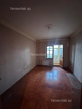 Satılır 5 otaqlı köhnə tikili 100 m²