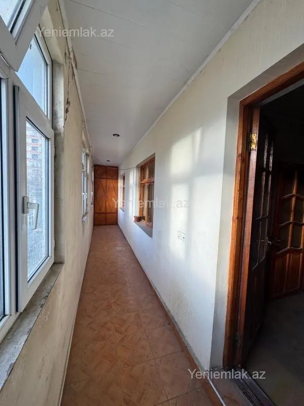 Satılır 5 otaqlı köhnə tikili 100 m²