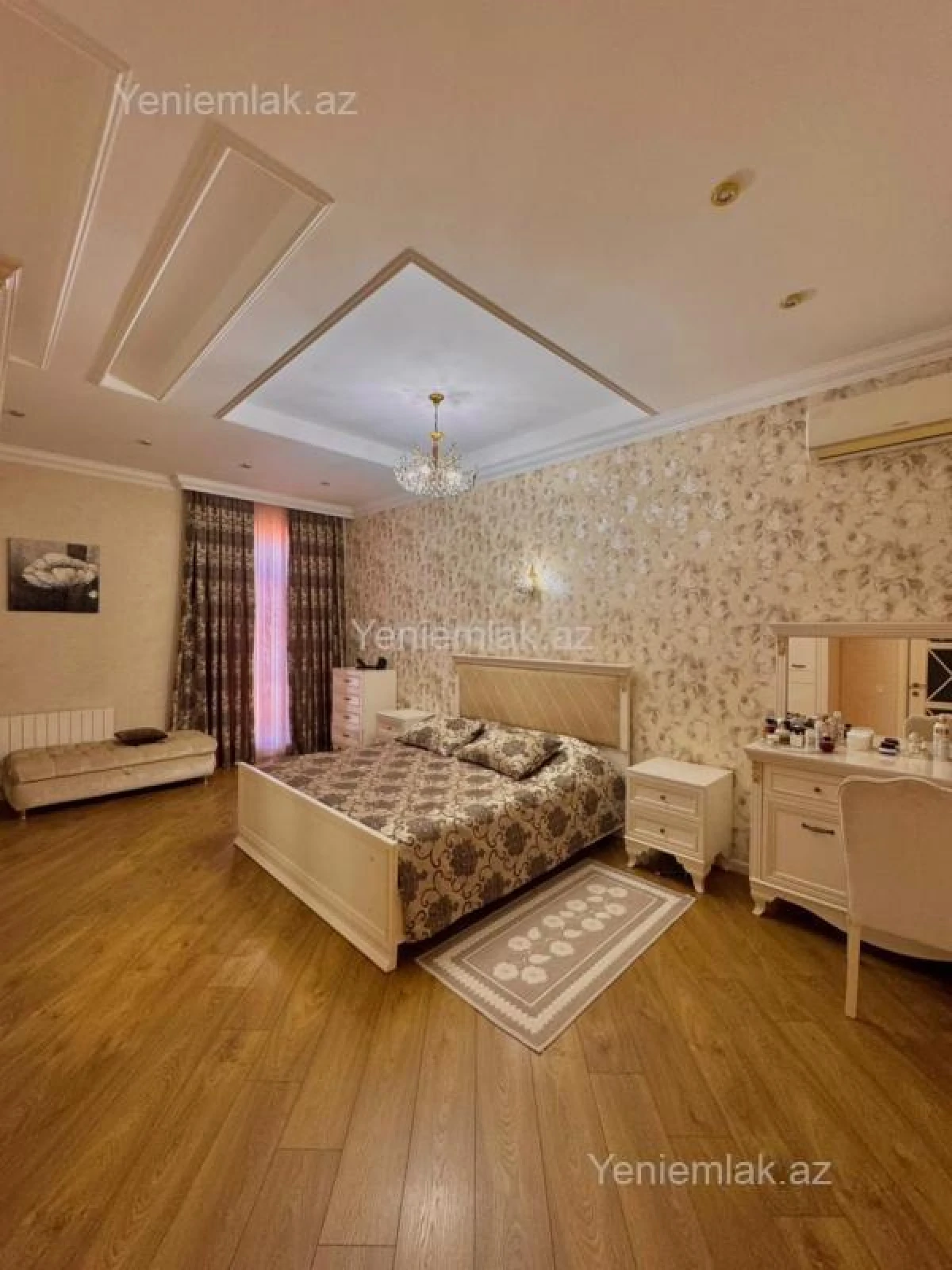 Satılır 6 otaqlı həyət evi 350 m²
