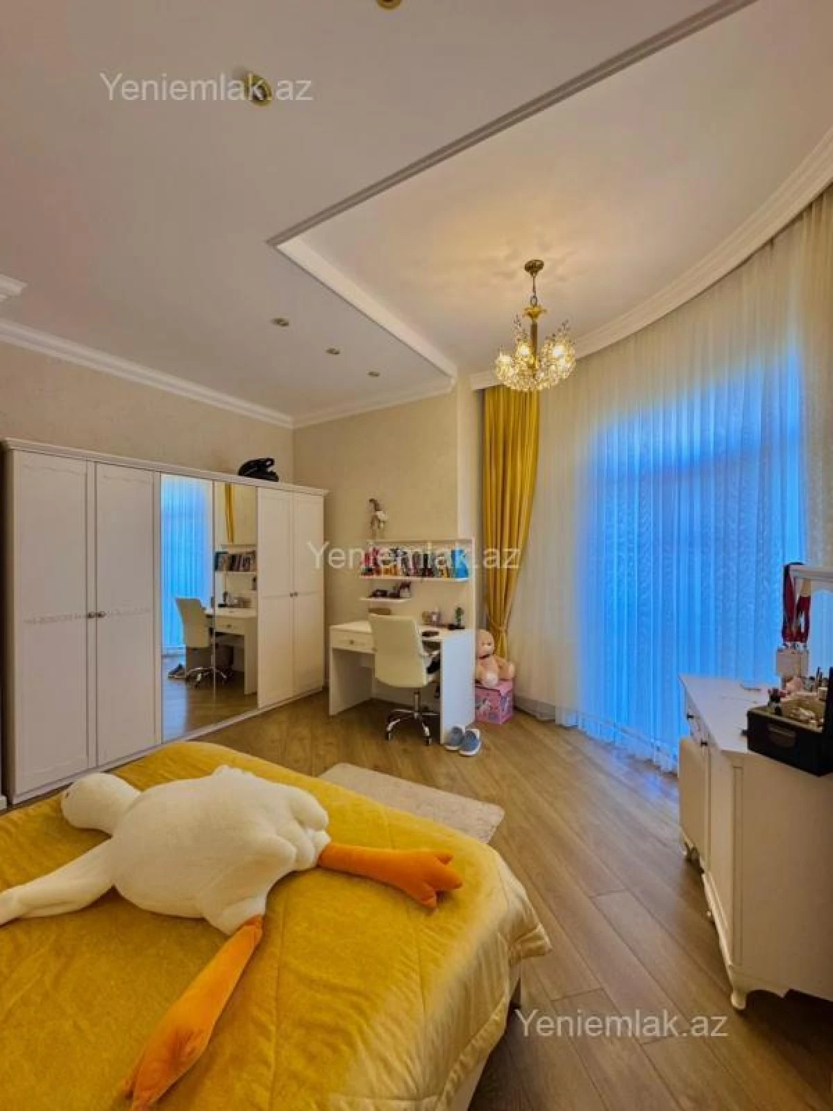 Satılır 6 otaqlı həyət evi 350 m²