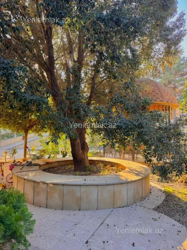 Satılır 6 otaqlı həyət evi 350 m²