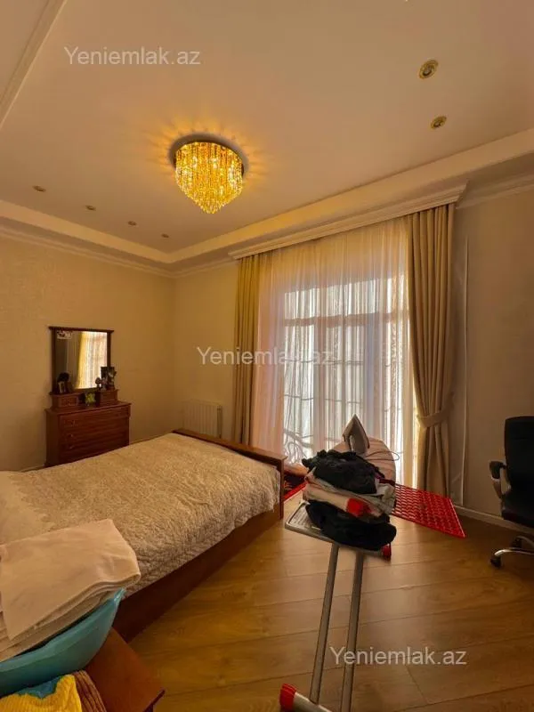 Satılır 6 otaqlı həyət evi 350 m²
