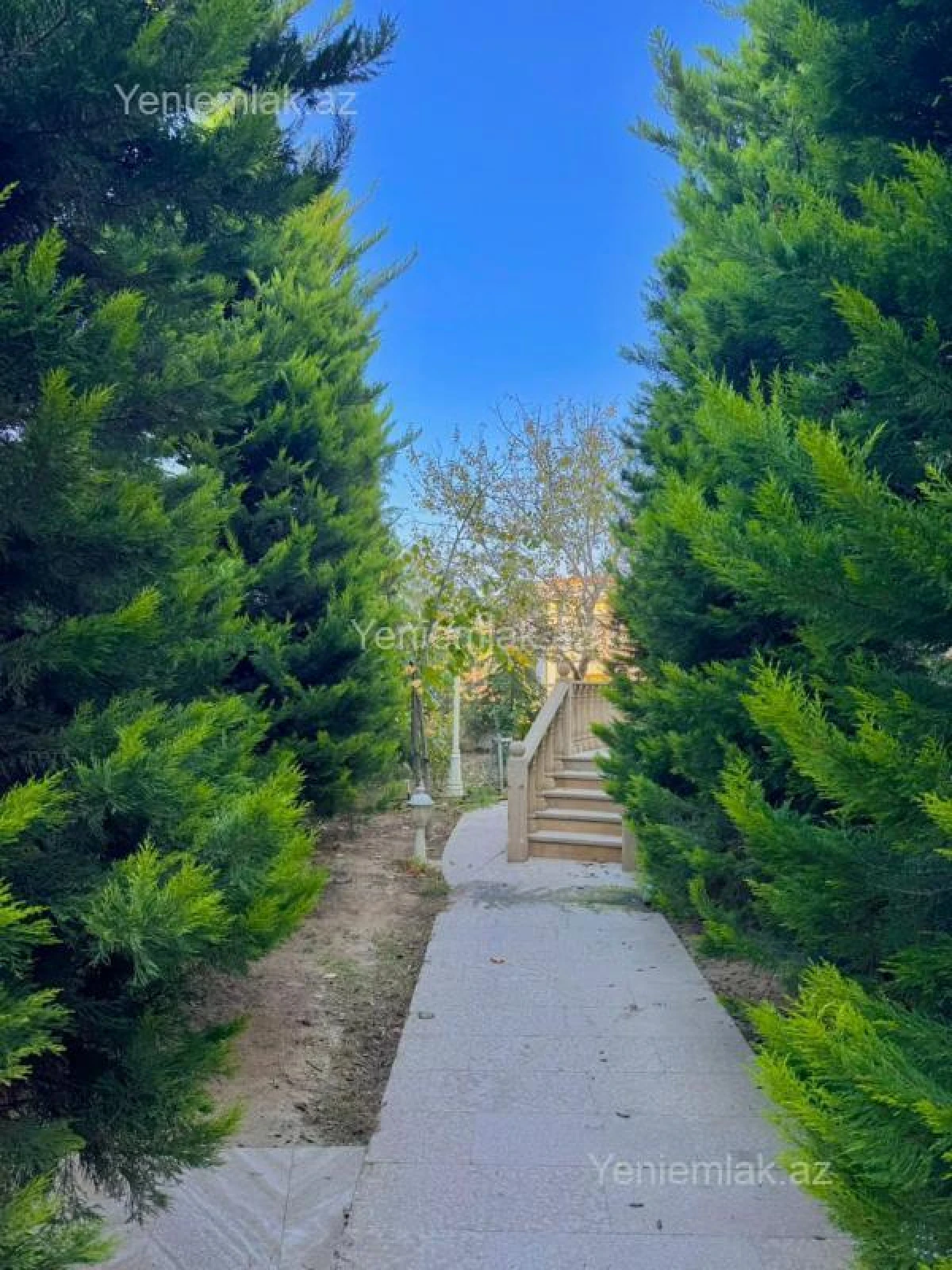 Satılır 6 otaqlı həyət evi 350 m²