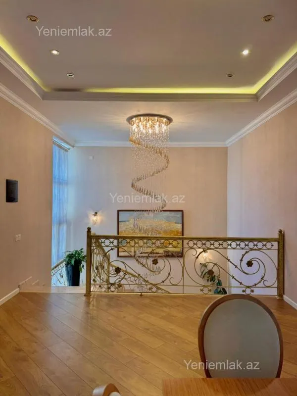 Satılır 6 otaqlı həyət evi 350 m²