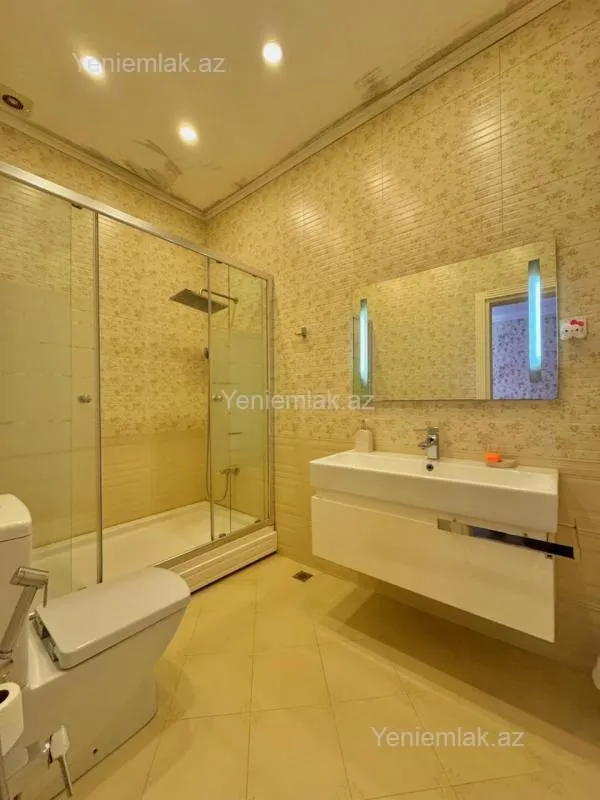 Satılır 6 otaqlı həyət evi 350 m²