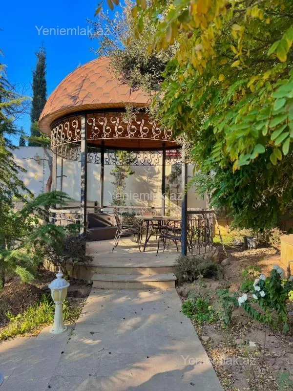 Satılır 6 otaqlı həyət evi 350 m²