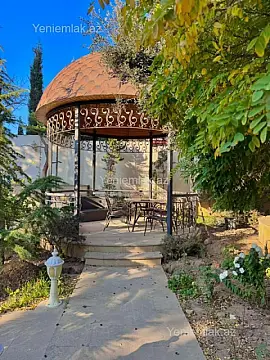 Satılır 6 otaqlı həyət evi 350 m²