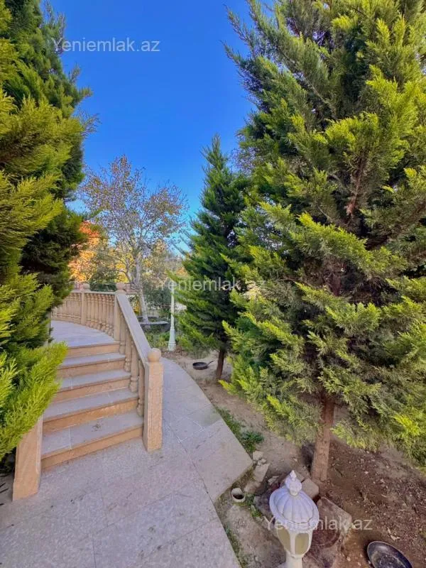 Satılır 6 otaqlı həyət evi 350 m²