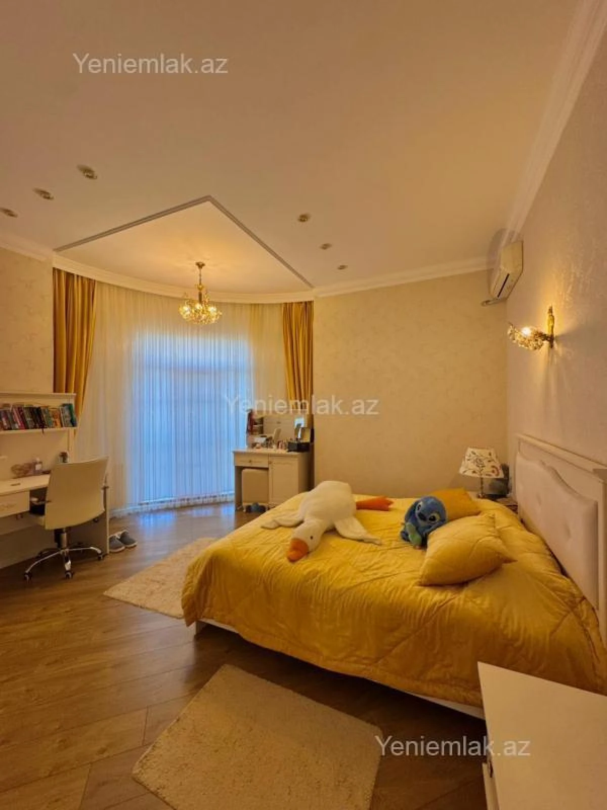 Satılır 6 otaqlı həyət evi 350 m²