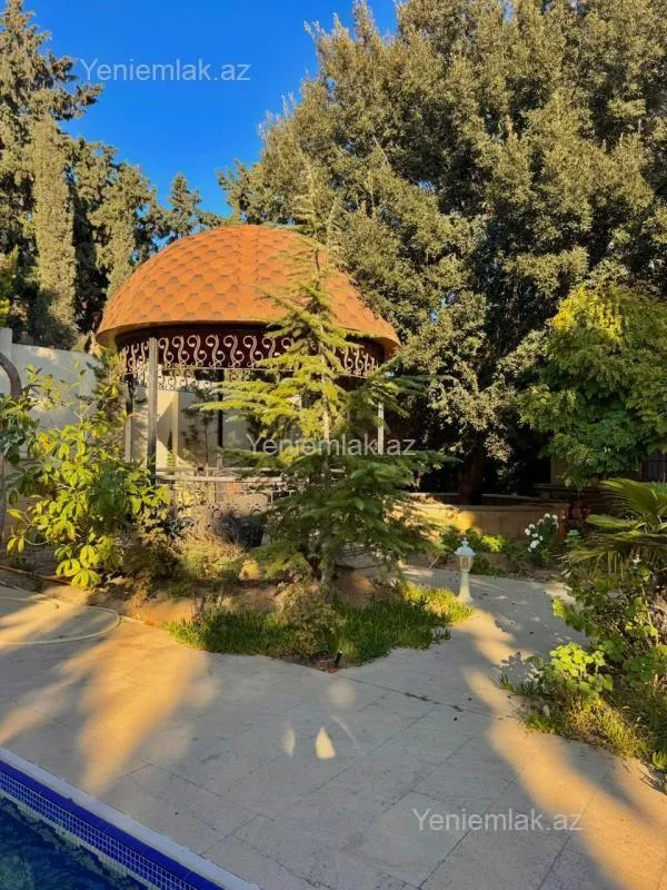 Satılır 6 otaqlı həyət evi 350 m²