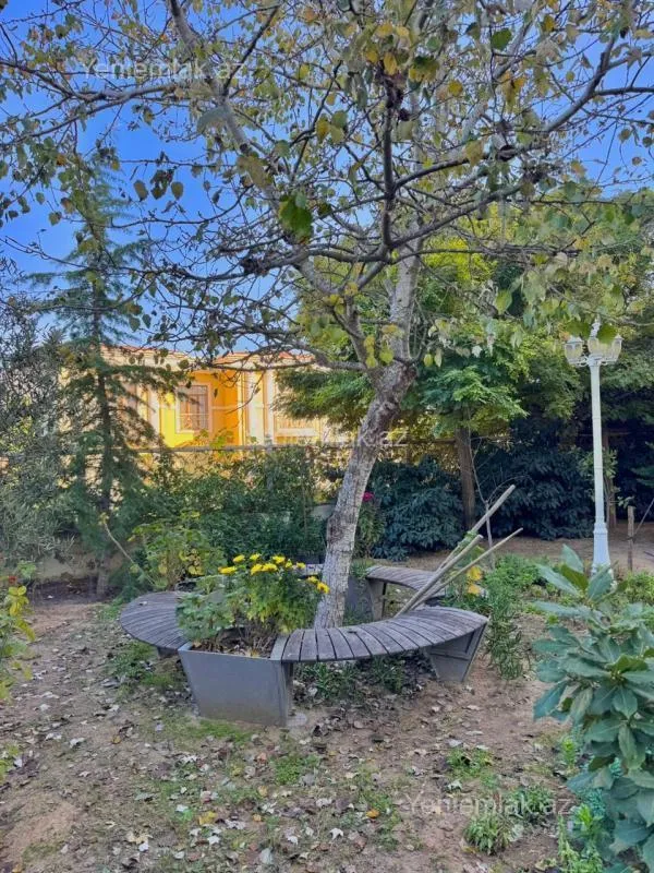 Satılır 6 otaqlı həyət evi 350 m²