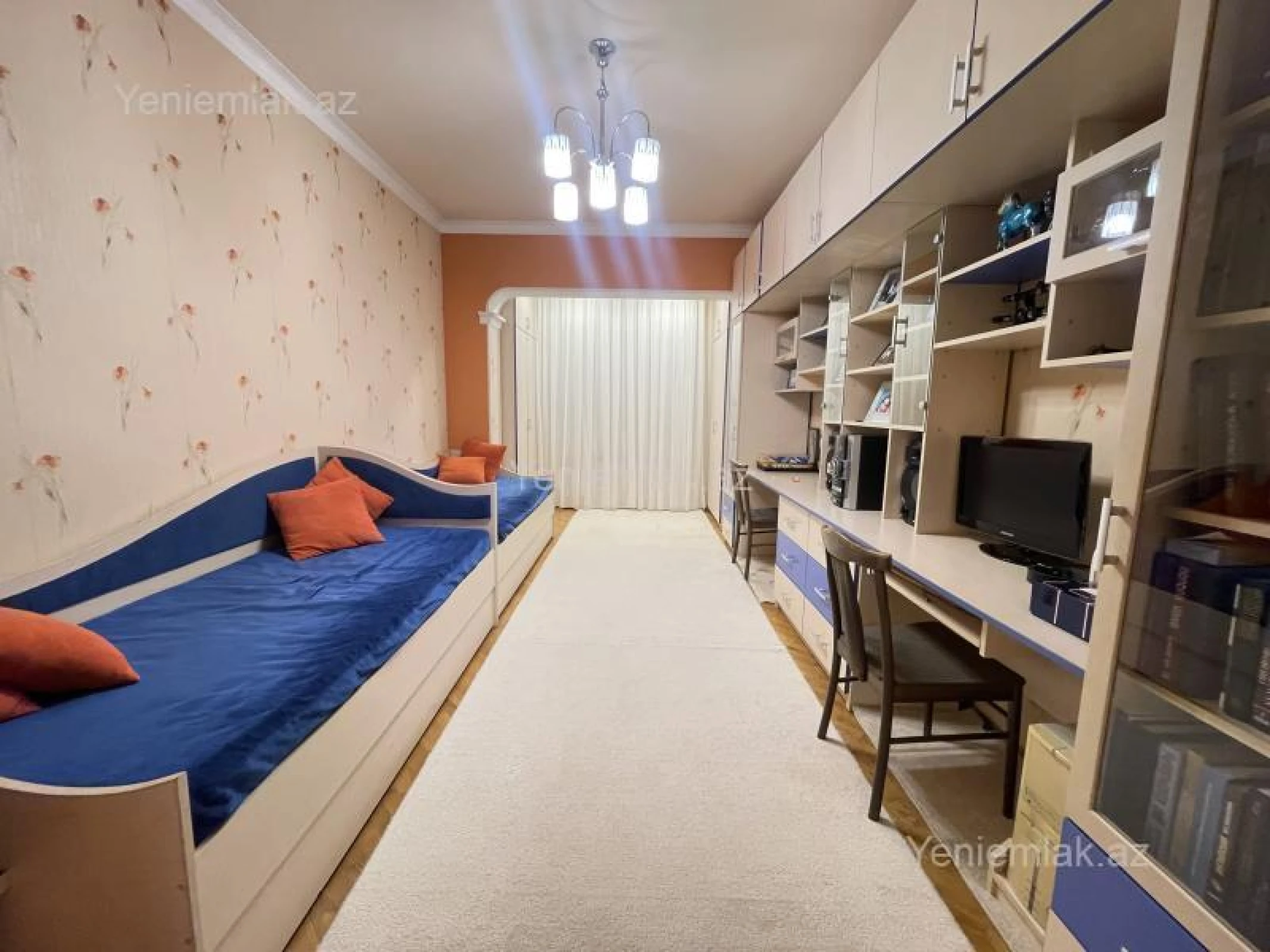 Satılır 4 otaqlı köhnə tikili 100 m²