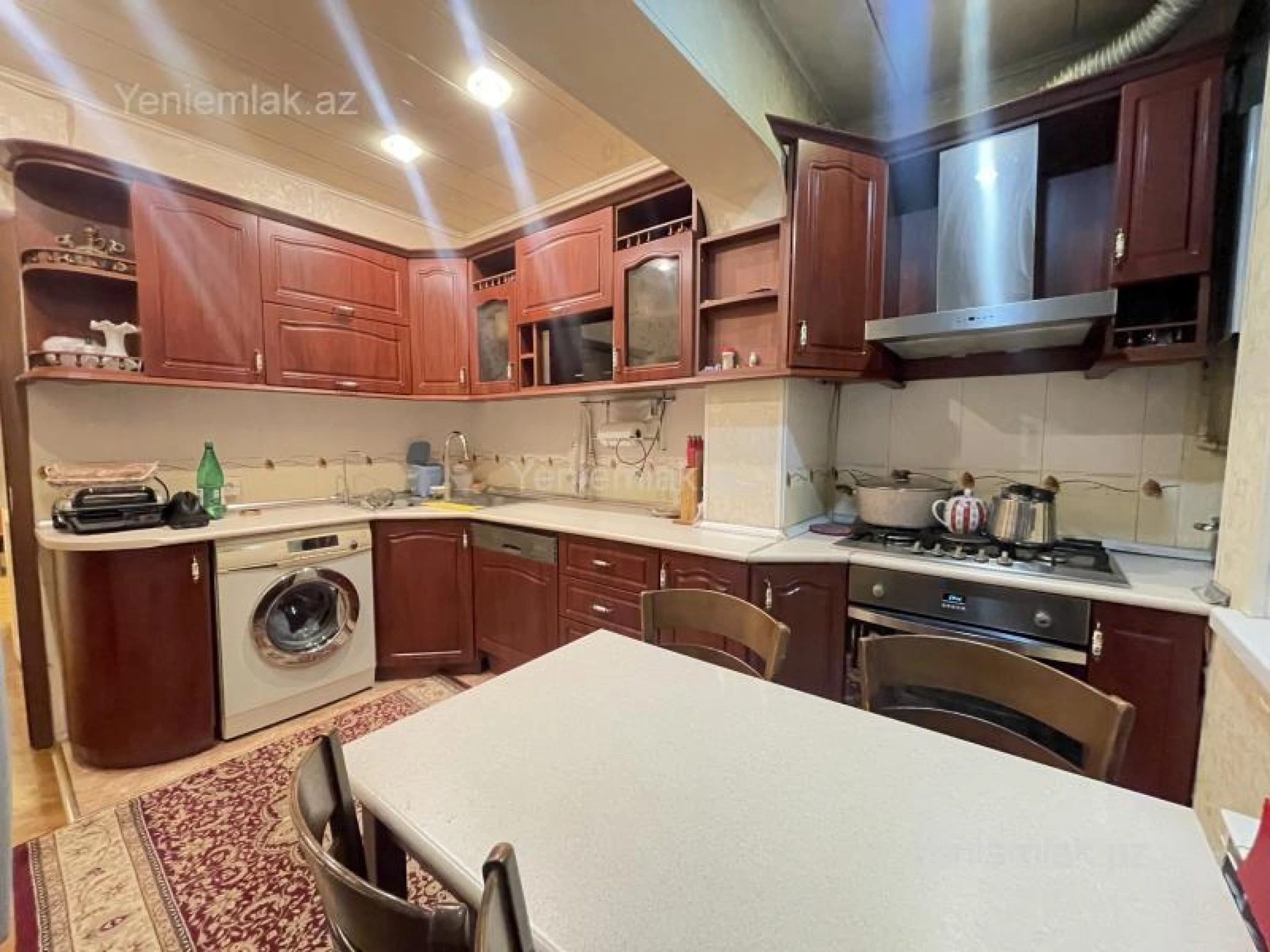 Satılır 4 otaqlı köhnə tikili 100 m²