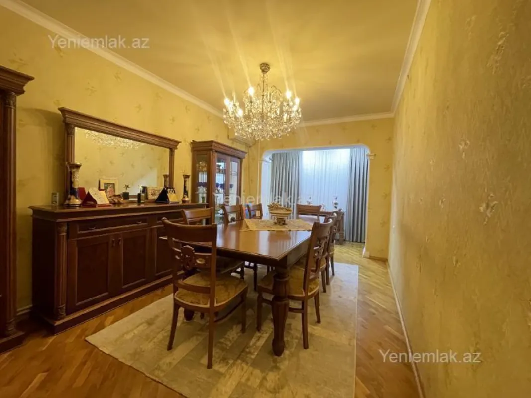 Satılır 4 otaqlı köhnə tikili 100 m²