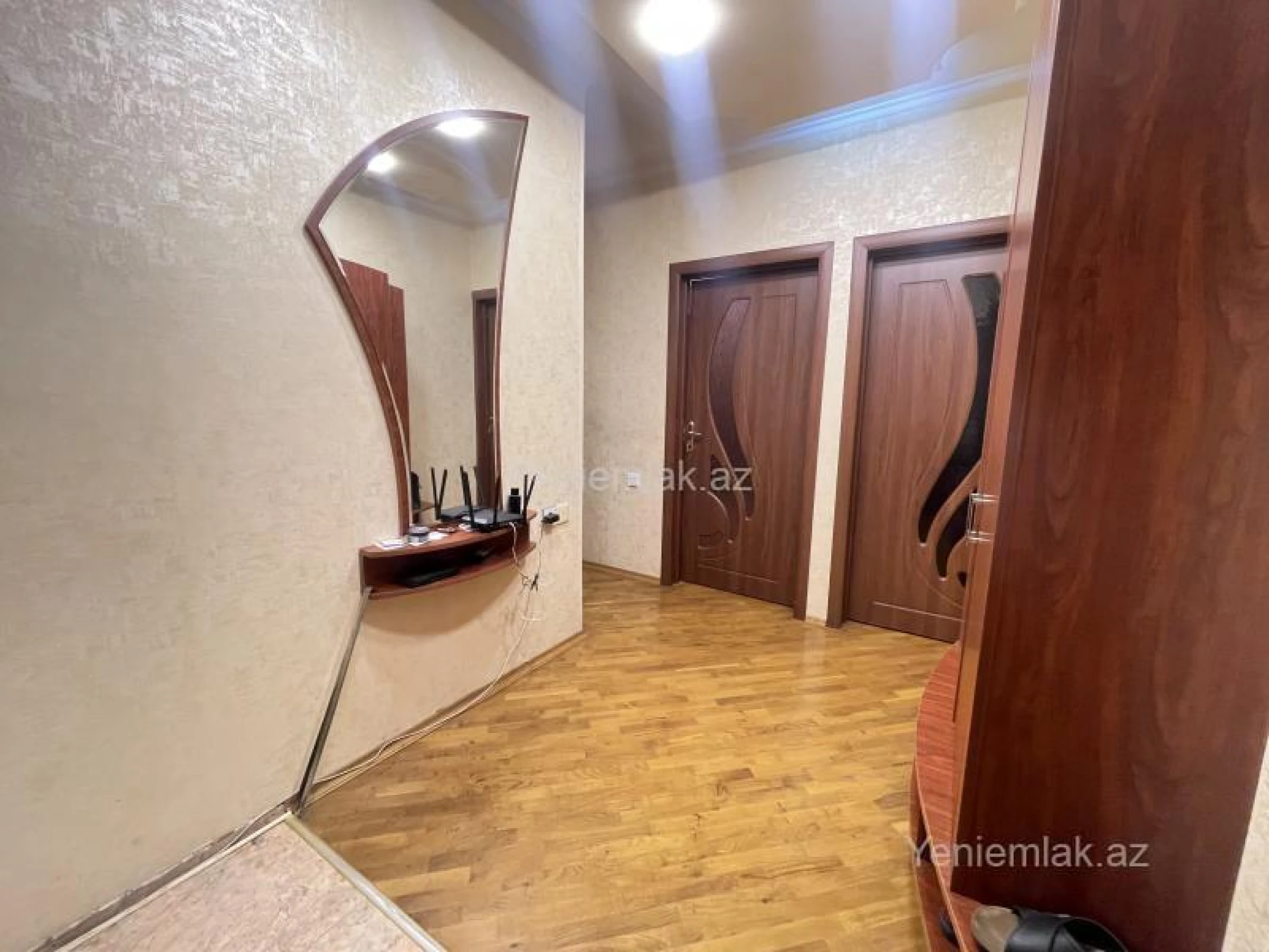 Satılır 4 otaqlı köhnə tikili 100 m²