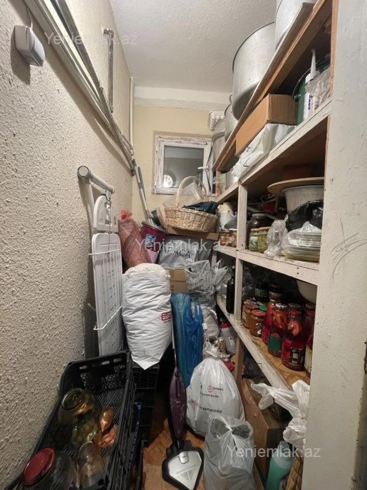 Satılır 4 otaqlı köhnə tikili 100 m²