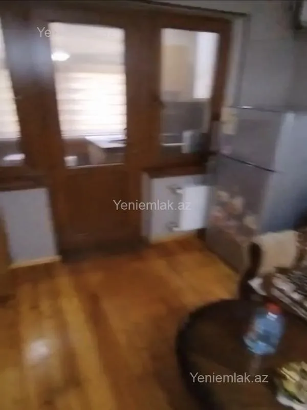 Satılır 1 otaqlı köhnə tikili 31 m²