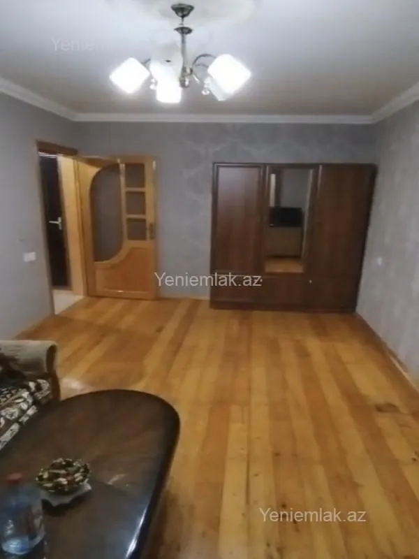 Satılır 1 otaqlı köhnə tikili 31 m²