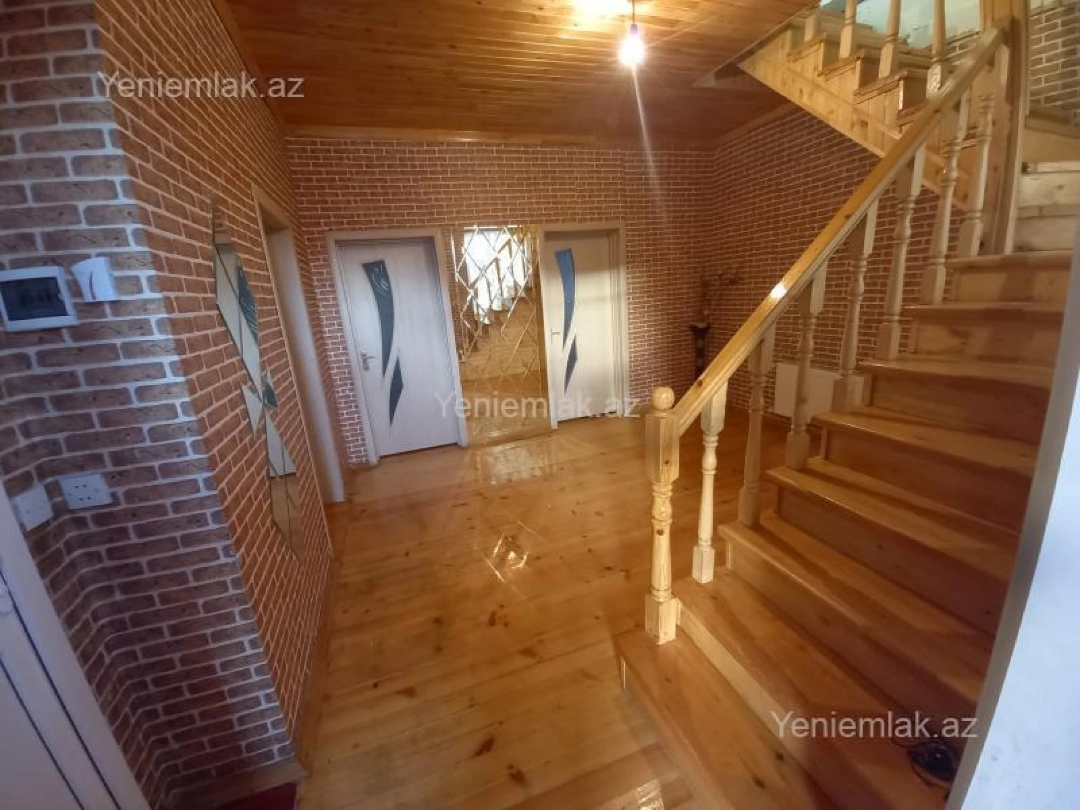 Satılır 5 otaqlı həyət evi 140 m²