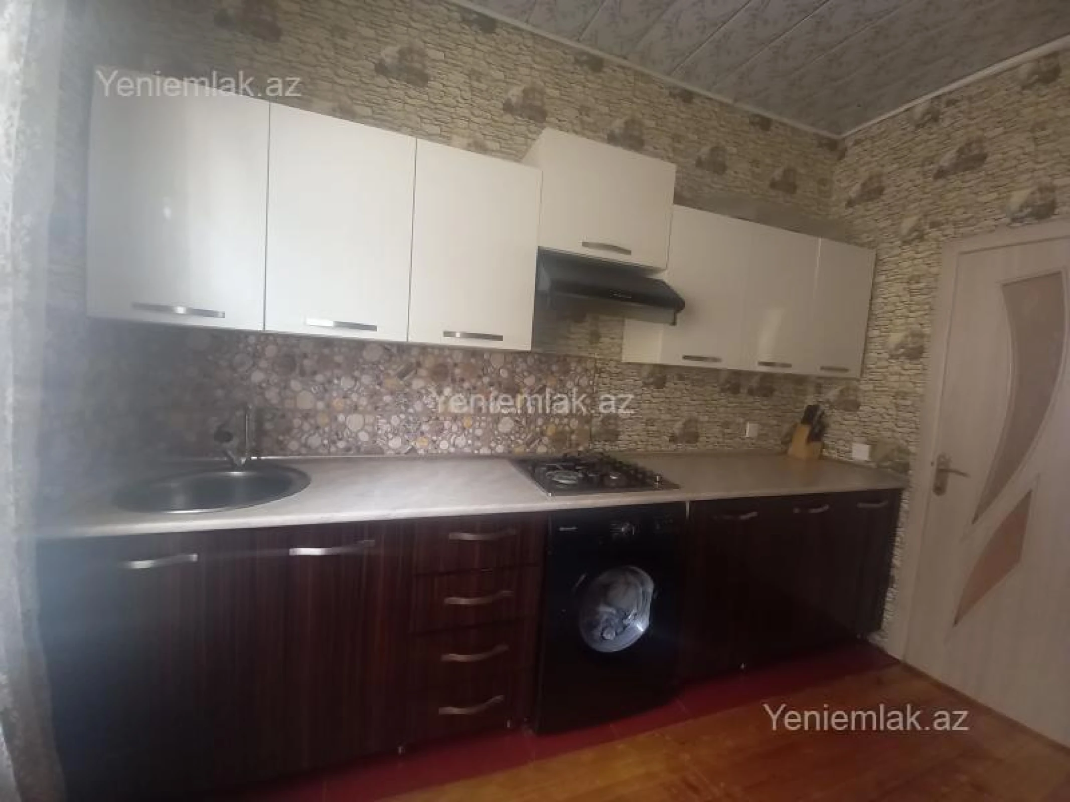 Satılır 5 otaqlı həyət evi 140 m²