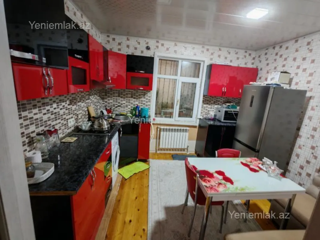 Satılır 5 otaqlı həyət evi 100 m²