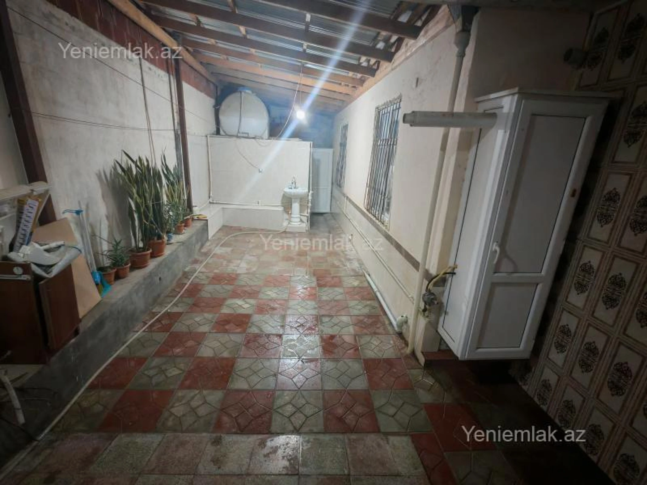 Satılır 5 otaqlı həyət evi 100 m²