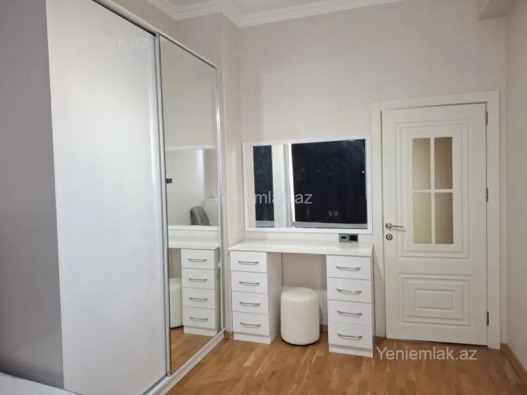 Satılır 2 otaqlı yeni tikili 60 m²