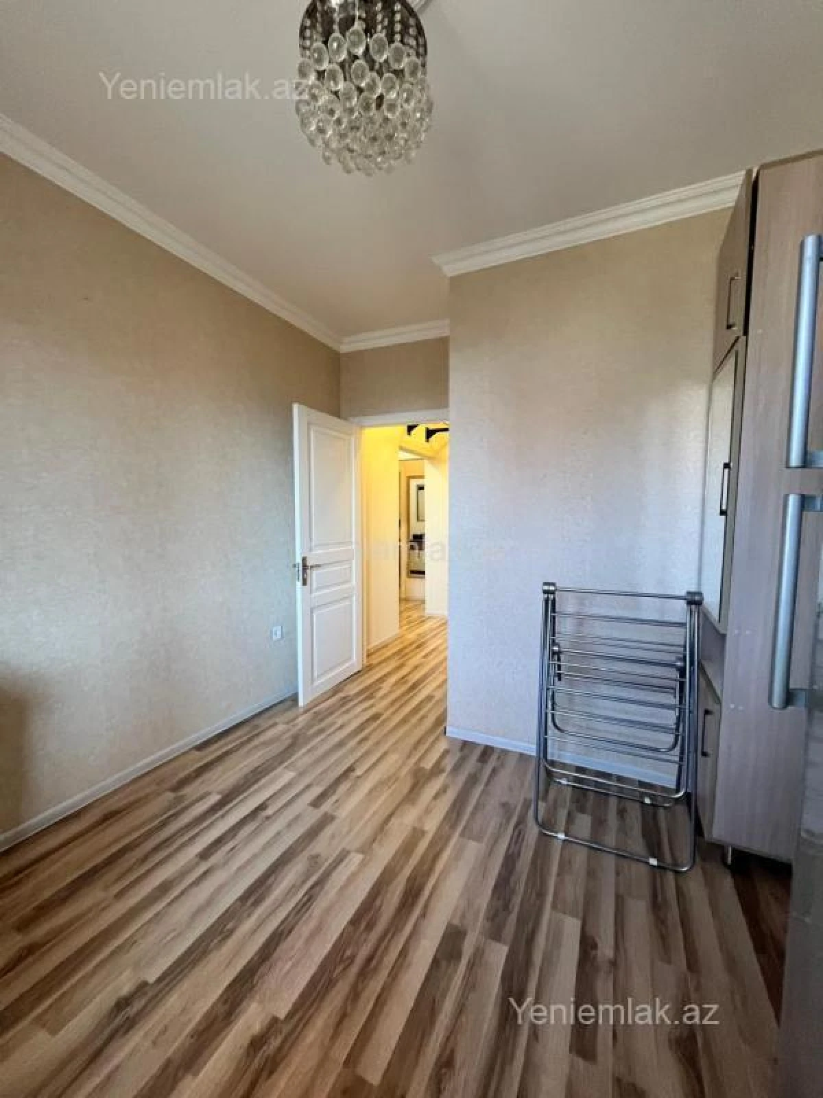 Satılır 3 otaqlı köhnə tikili 75 m²