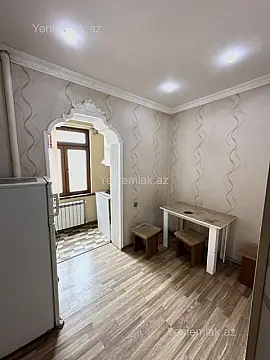 Satılır 1 otaqlı köhnə tikili 38 m²