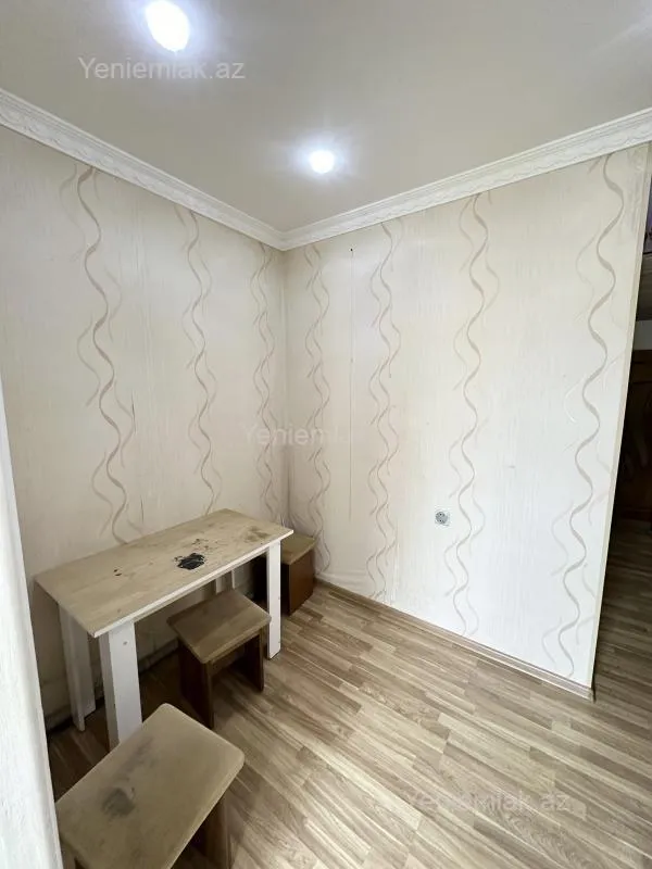 Satılır 1 otaqlı köhnə tikili 38 m²