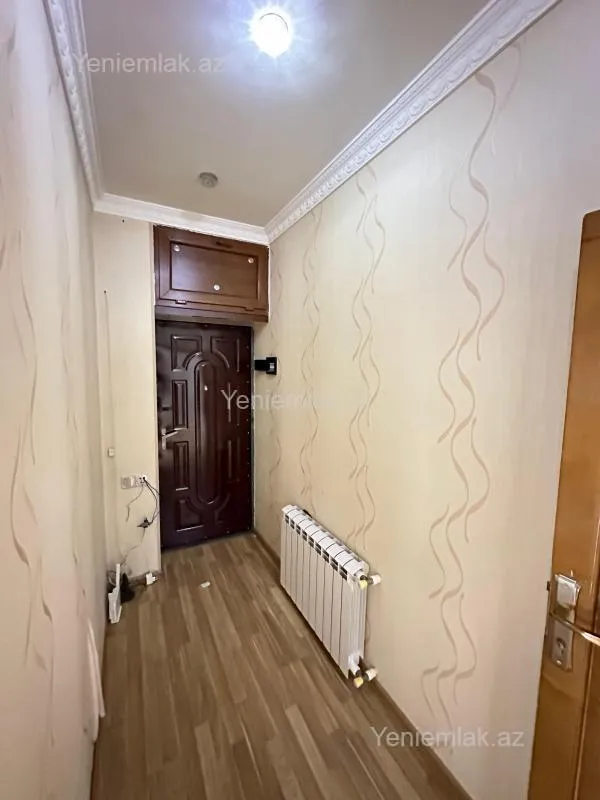 Satılır 1 otaqlı köhnə tikili 38 m²