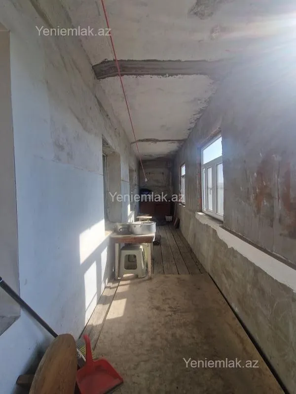 Satılır 4 otaqlı köhnə tikili 85 m²