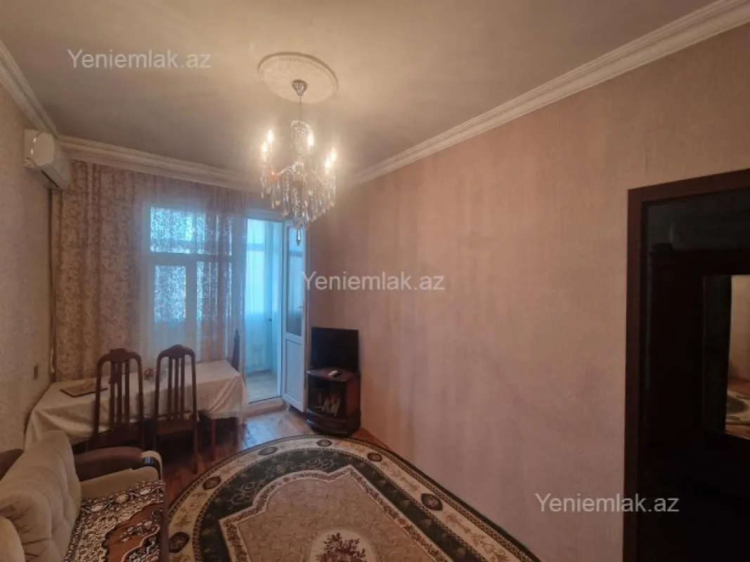 Satılır 4 otaqlı köhnə tikili 85 m²