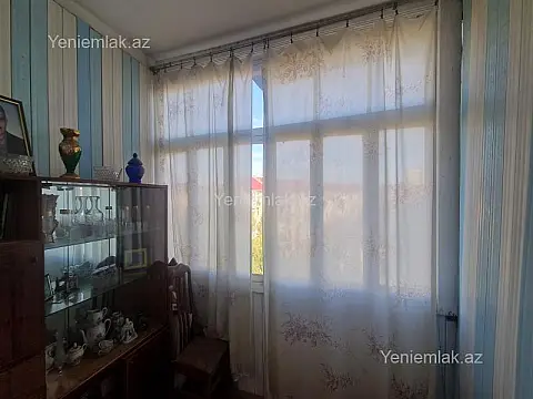 Satılır 4 otaqlı köhnə tikili 85 m²
