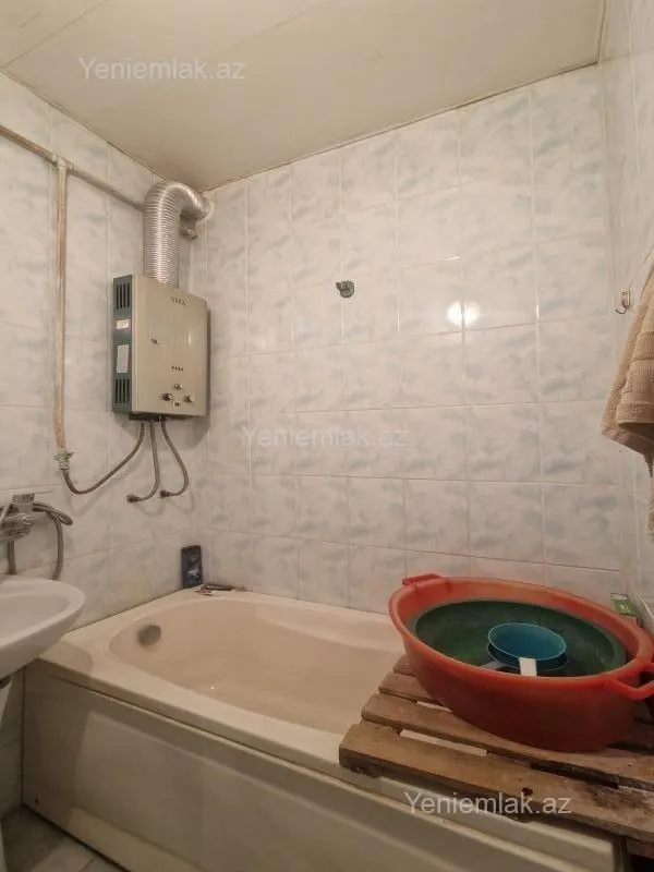 Satılır 4 otaqlı köhnə tikili 85 m²