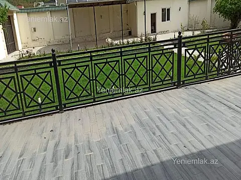 Satılır 5 otaqlı həyət evi 300 m²