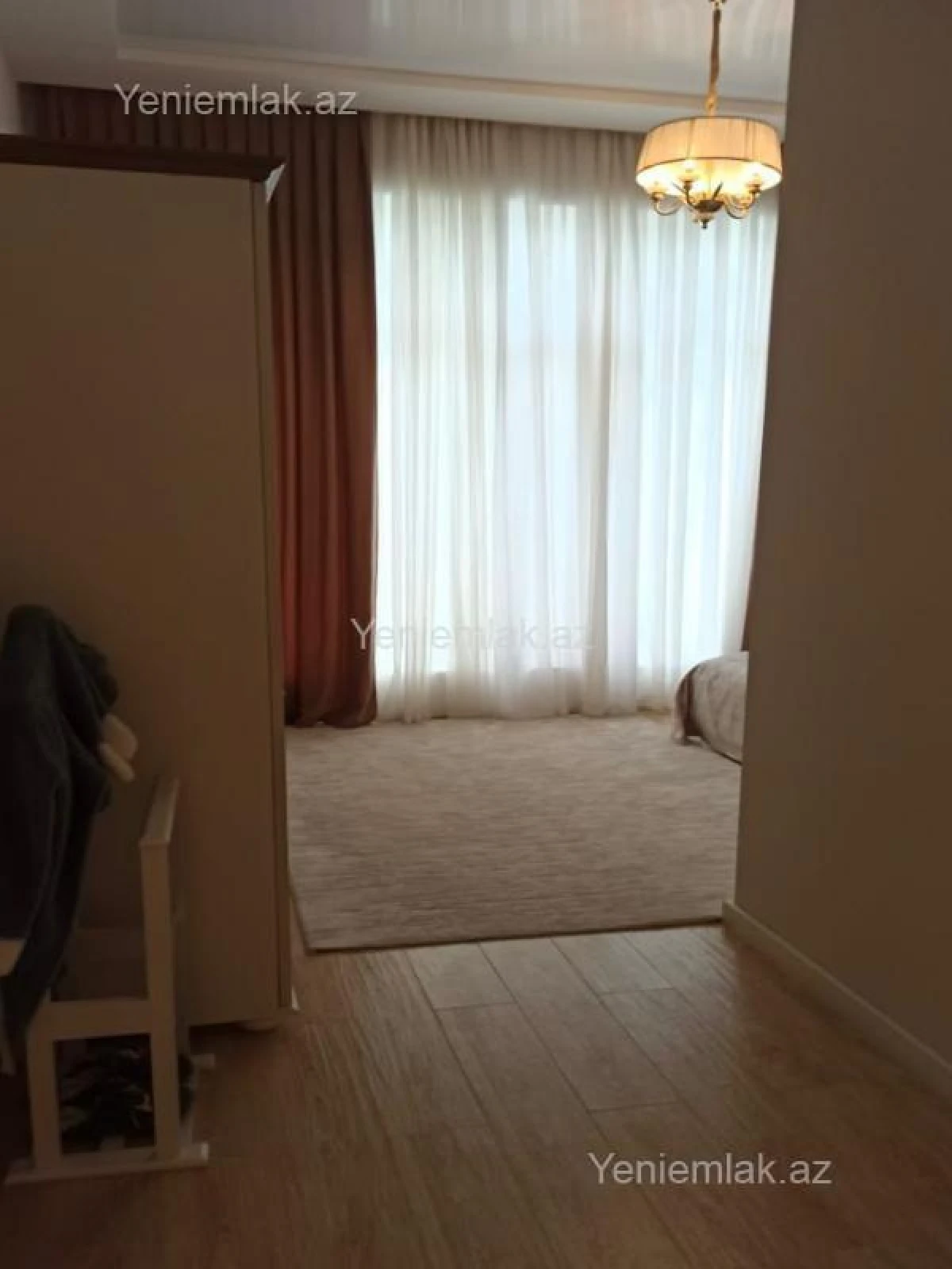 Satılır 5 otaqlı həyət evi 300 m²
